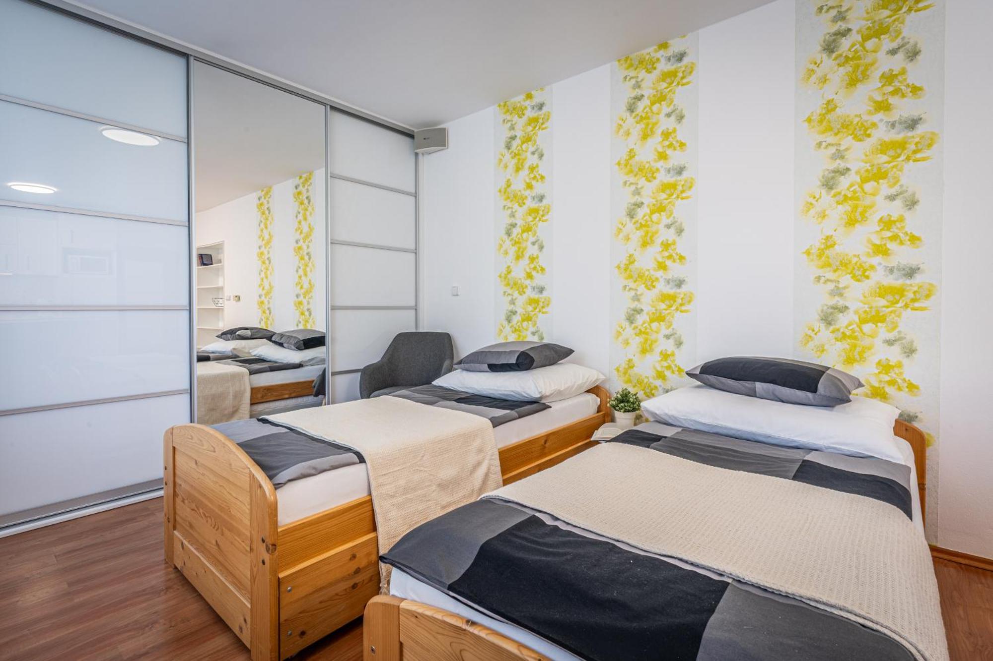 Apartment Komin Екстер'єр фото